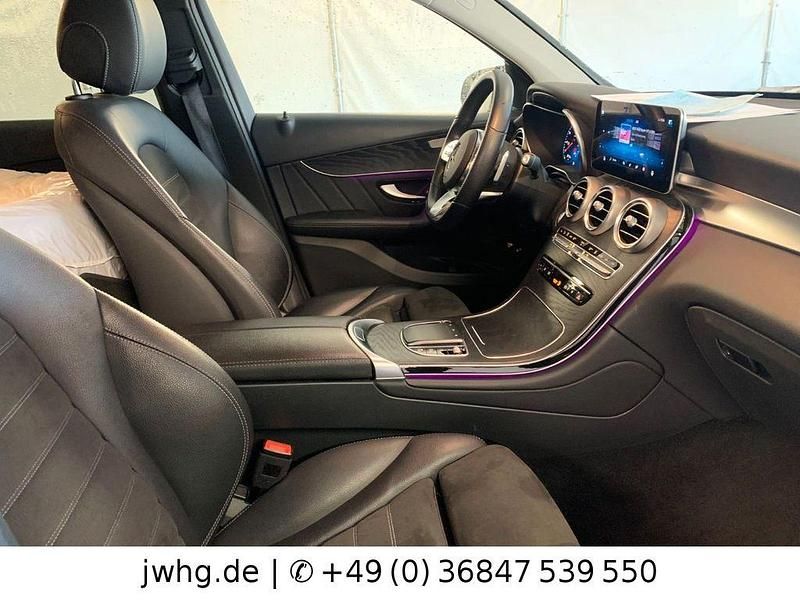 Gebraucht Mercedes GLC300e AMG line 320 PS (235 kW) 2021 Weiß SUV