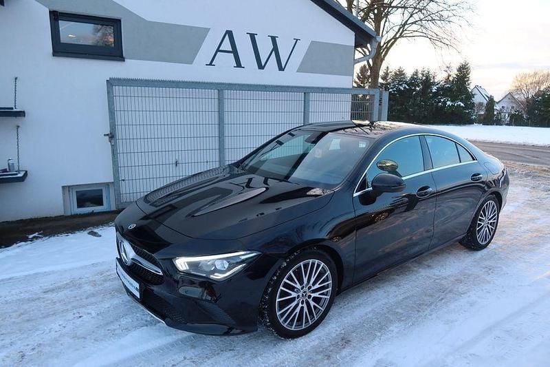 Schwarz Gebraucht 2021 Mercedes CLA220 Limousine | 25.250 € (Fairer Preis) - Bild 1/4