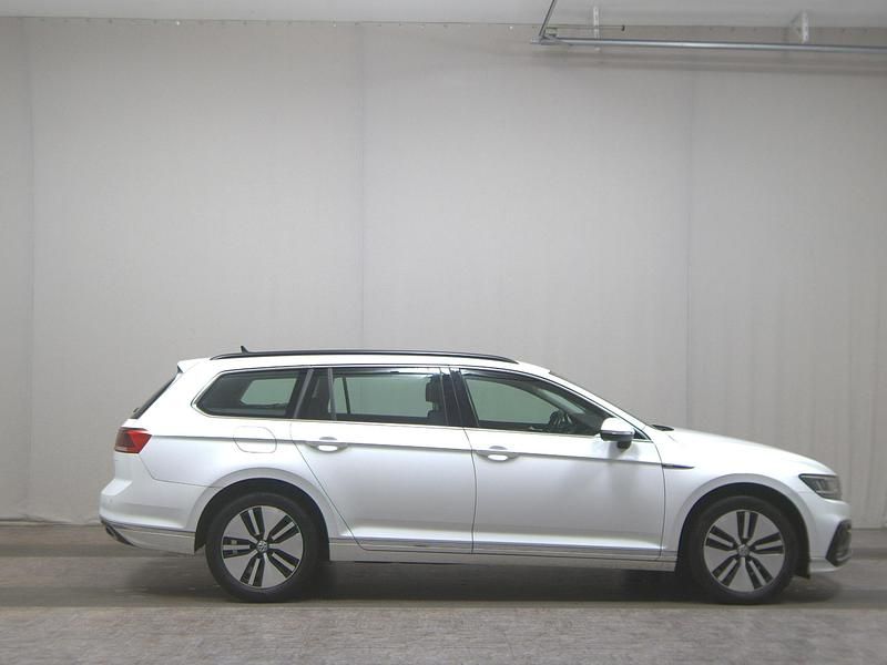 Weiss Gebraucht 2020 VW Passat GTE | 13.280 € (Guter Preis) - Bild 1/4