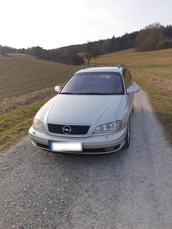 Gebraucht Opel Omega Design Edition 150 PS (110 kW) 2003 Silber Kombi