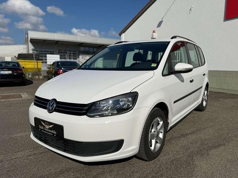 Candyweiss Gebraucht 2009 VW Touran Trendline Van / Kleinbus | 6.899 € (Fairer Preis) - Bild 1/4