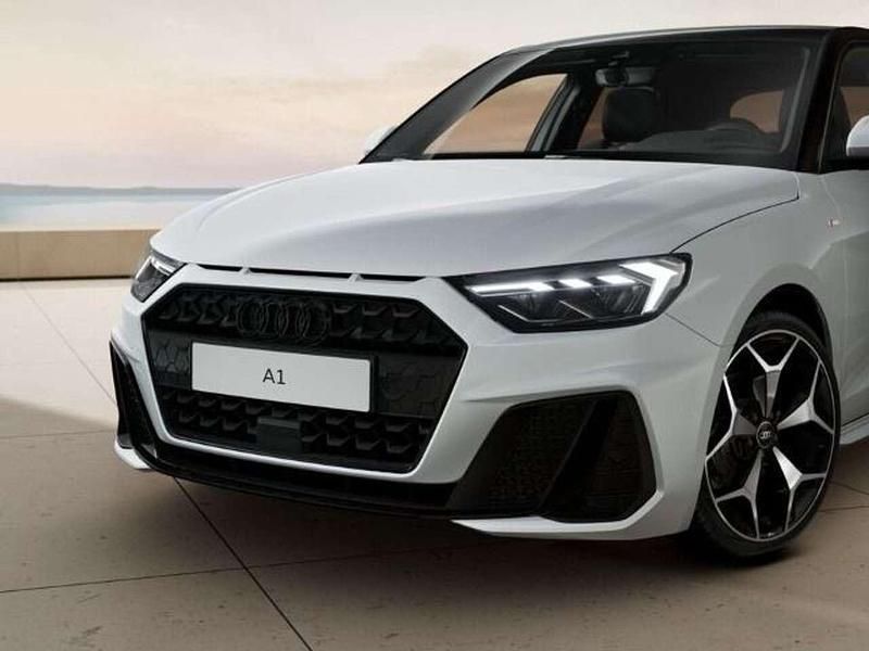 Gletscherweiß metallic mythoss Neu 2025 Audi A1 S-Line Kleinwagen | 35.980 € (Etwas zu teuer) - Bild 1/1