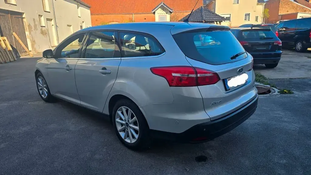 Usata Ford Focus 125 CV (91 kW) 2015 Argento Berlina