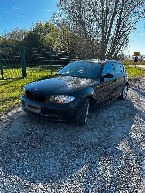 Gebraucht BMW 116 125 PS (91 kW) 2010 Schwarz Kleinwagen