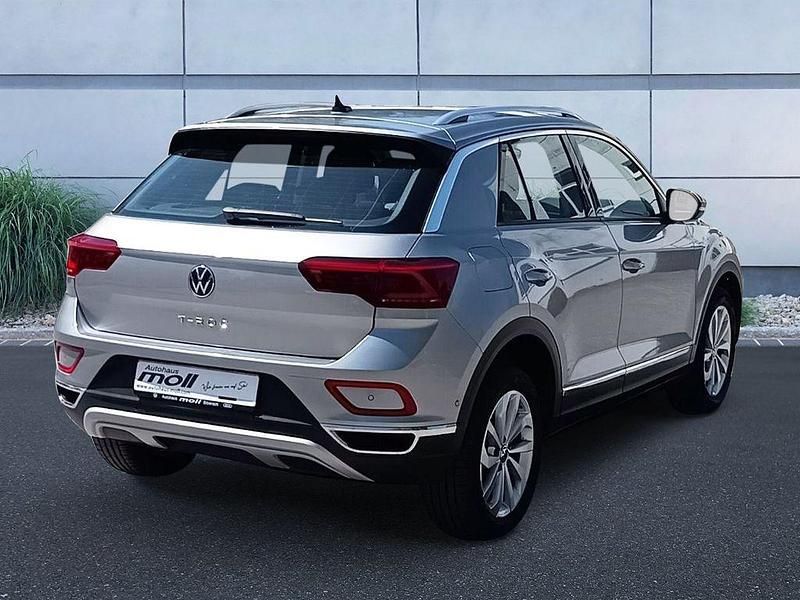Second-hand VW T-Roc Style 150 CP (110 kW) 2024 Argintiu SUV