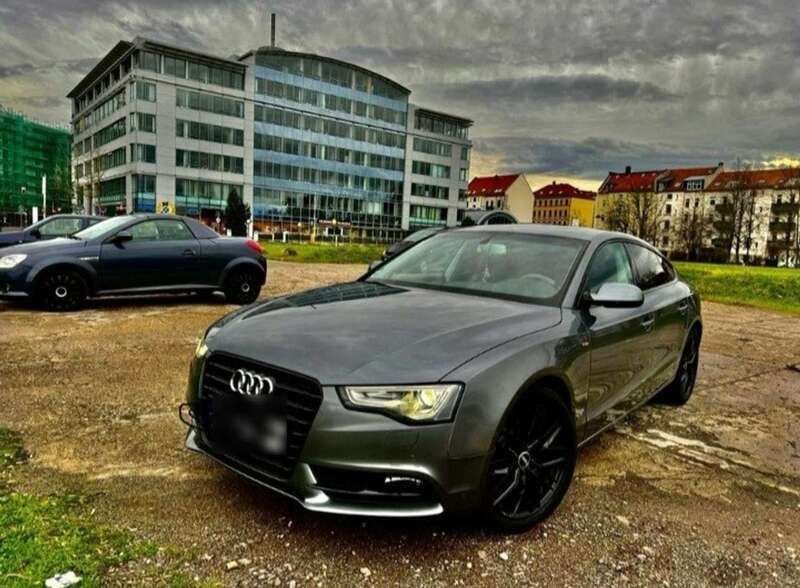 Grau Gebraucht 2014 Audi A5 Sportback Comfort Limousine | 13.800 € (Guter Preis) - Bild 1/4
