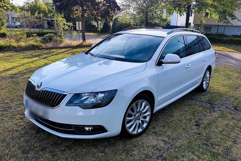Usado Skoda Superb 140 HP (102 kW) 2014 Carrinha