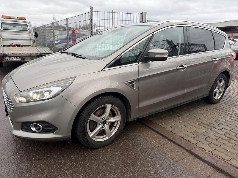 Gold Gebraucht 2016 Ford S-MAX Titanium Van / Kleinbus | 6.400 € - Bild 1/4