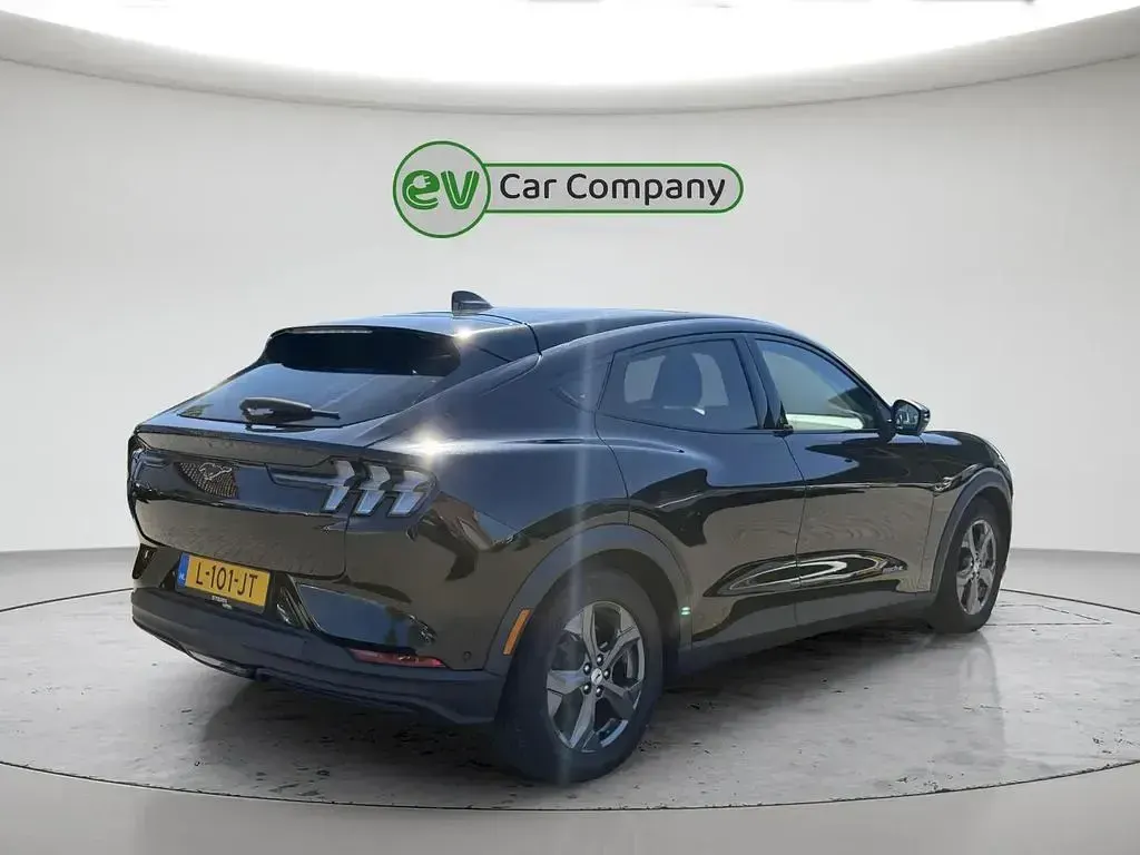 Usata Ford Mustang Mach-E 210 kW (286 CV) 2021 Nero SUV