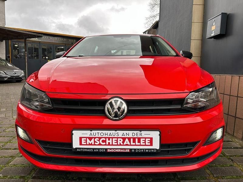 Gebraucht VW Polo 65 PS (47 kW) 2019 Rot Limousine