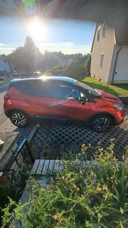 Rot Gebraucht 2016 Renault Captur SUV | 12.300 € (Fairer Preis) - Bild 1/4