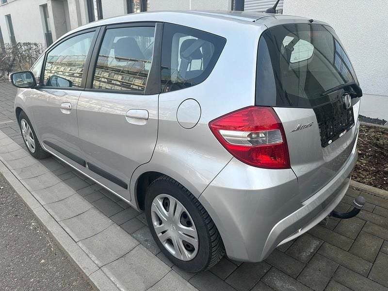 Gebraucht Honda Jazz S 99 PS (72 kW) 2011 Silber Kleinwagen