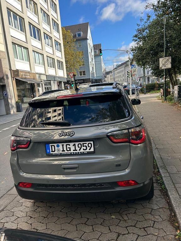 Gebraucht Jeep Compass 80th Anniversary 150 PS (110 kW) 2021 Grau SUV