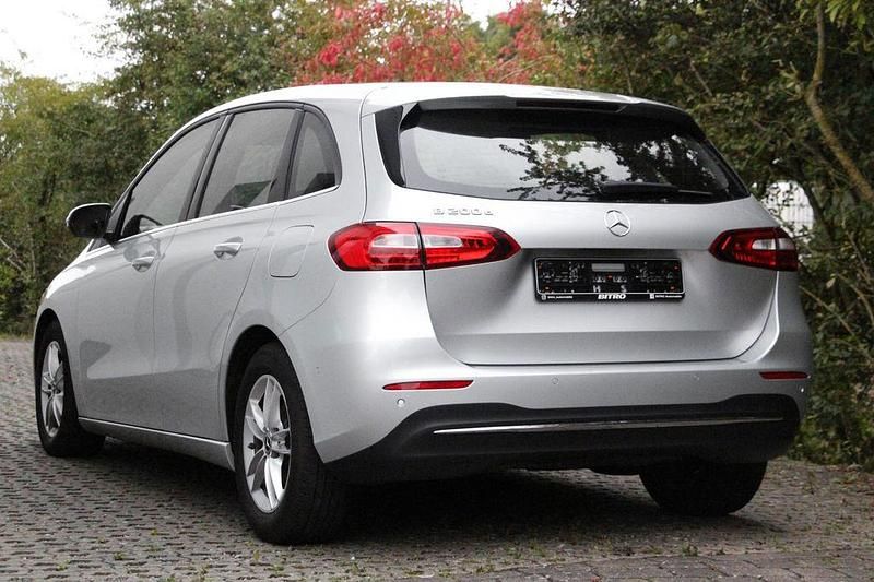 Gebraucht Mercedes B200 150 PS (110 kW) 2020 Silber Van / Kleinbus