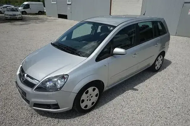 Gebraucht Opel Zafira 140 PS (102 kW) 2006 Starsilber iii m2 Van / Kleinbus