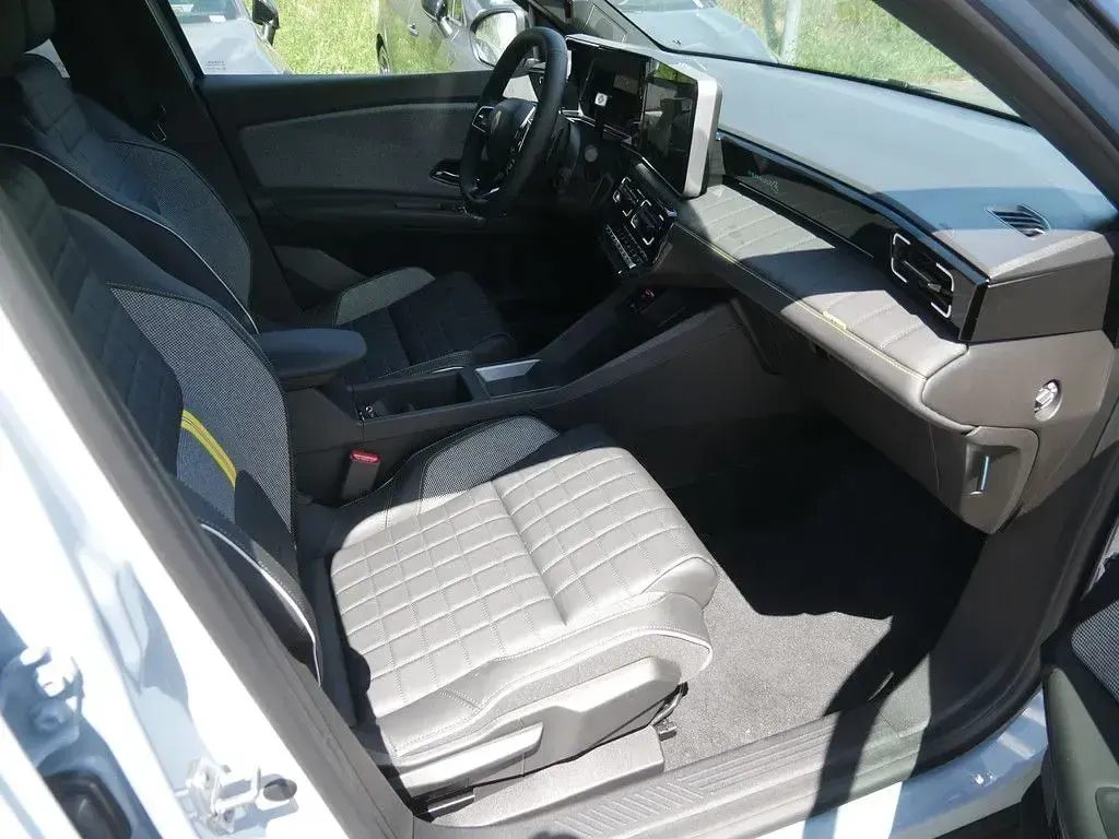 Neu Renault R4 Iconic 110 kW (150 PS) 2026 Blau Limousine