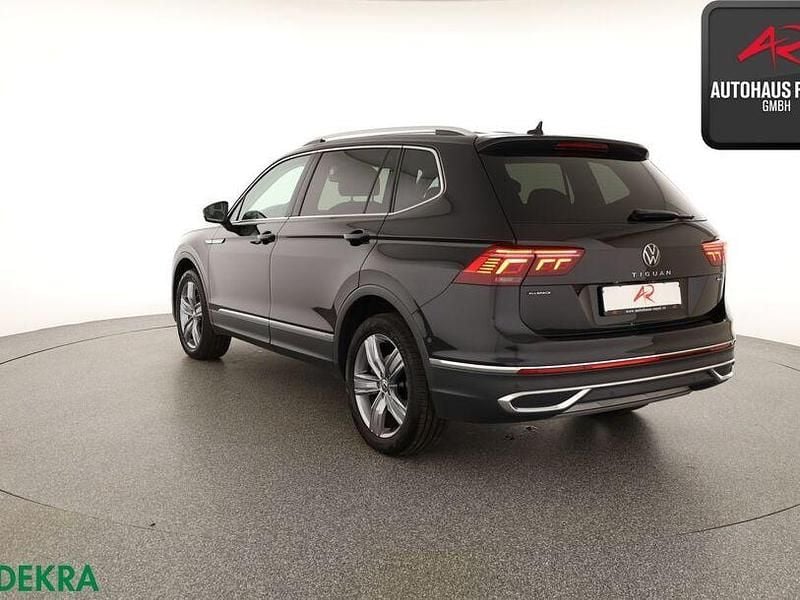 Gebraucht VW Tiguan Allspace Elegance 245 PS (180 kW) 2024 Deep black perleffekt SUV
