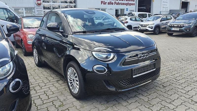 Gebraucht Fiat 500e 86 kW (118 PS) 2023 Schwarz Kleinwagen