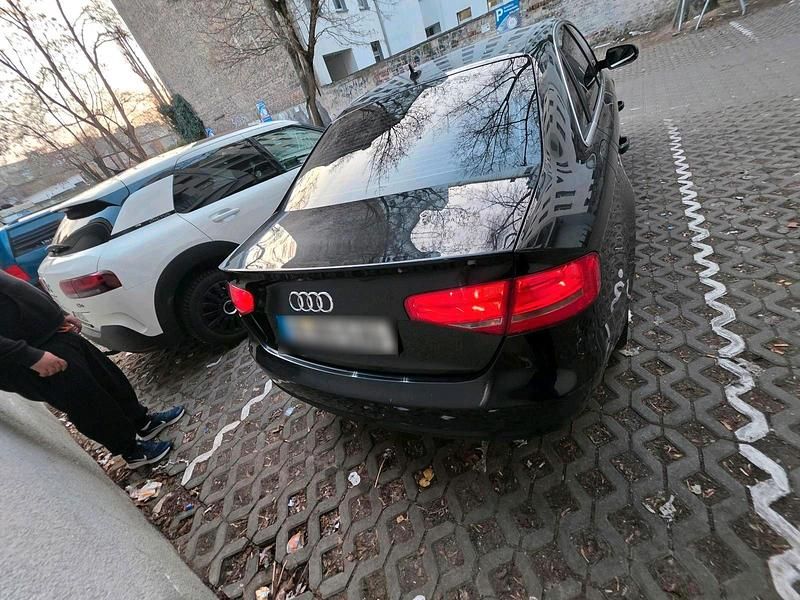 Używany Audi A4 174 KM (127 kW) 2012 Czarny Sedan/Limuzyna