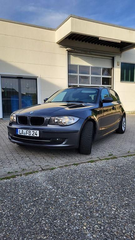 Grau Gebraucht 2007 BMW 118 Kleinwagen | 3.500 € (Fairer Preis) - Bild 1/4