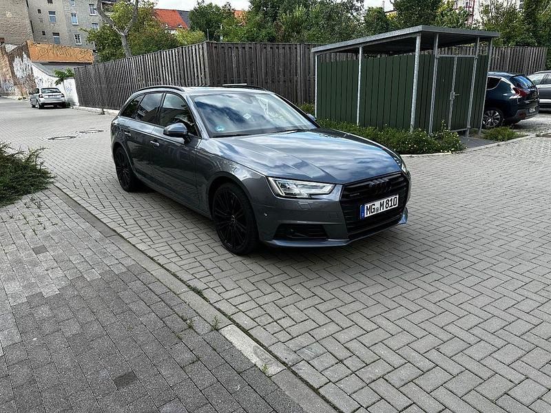 Grau Gebraucht 2018 Audi A4 Sport Limousine | 22.499 € (Fairer Preis) - Bild 1/4