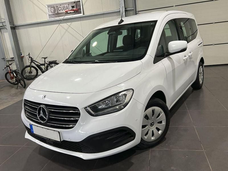 Weiß Gebraucht 2023 Mercedes T180 Van / Kleinbus | 26.995 € (Fairer Preis) - Bild 1/4