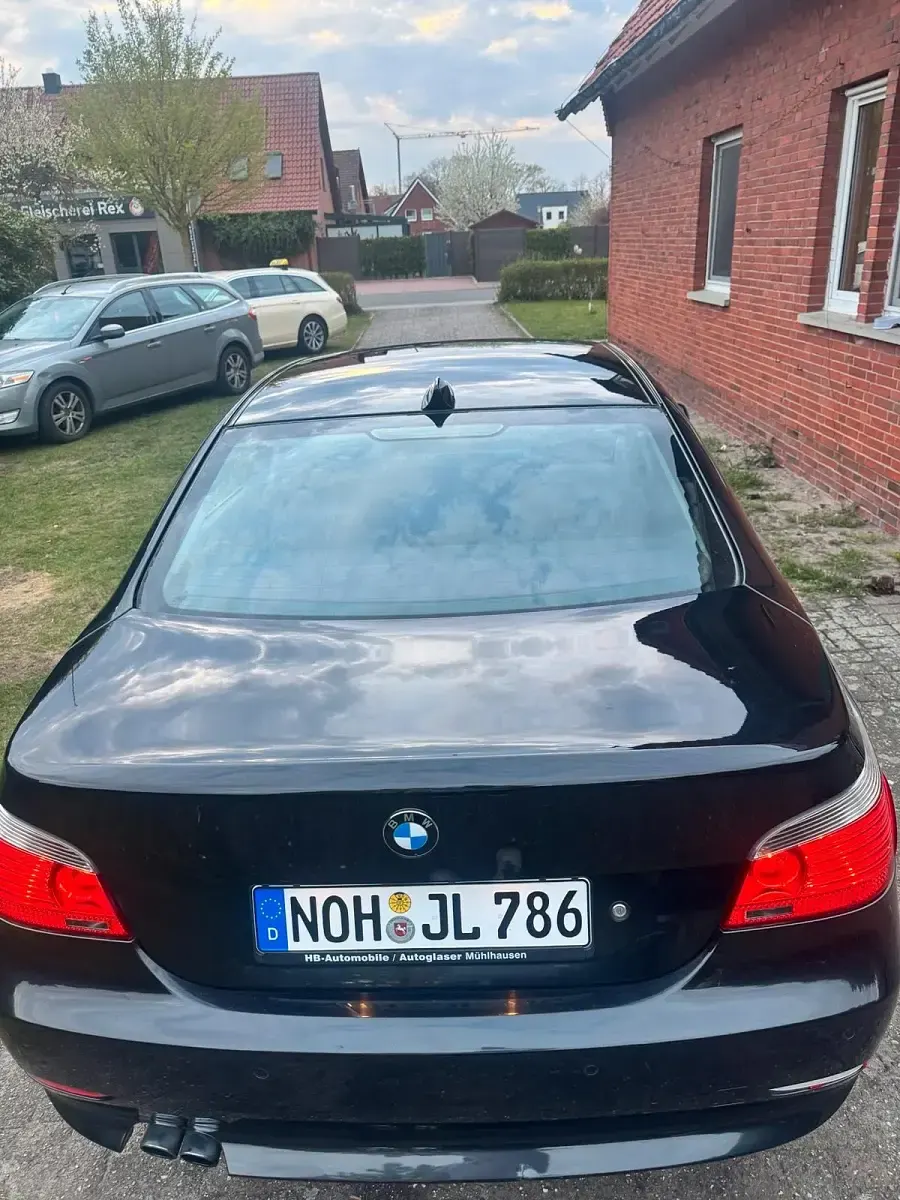 Gebraucht BMW 523 177 PS (130 kW) 2006 Schwarz Limousine