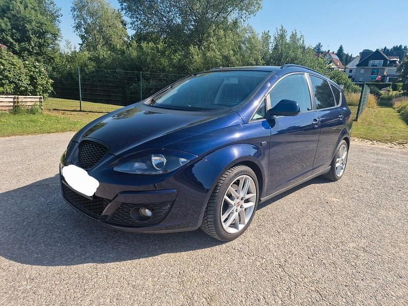Blau Gebraucht 2009 Seat Altea Sport Van / Kleinbus | 4.500 € (Fairer Preis) - Bild 1/4