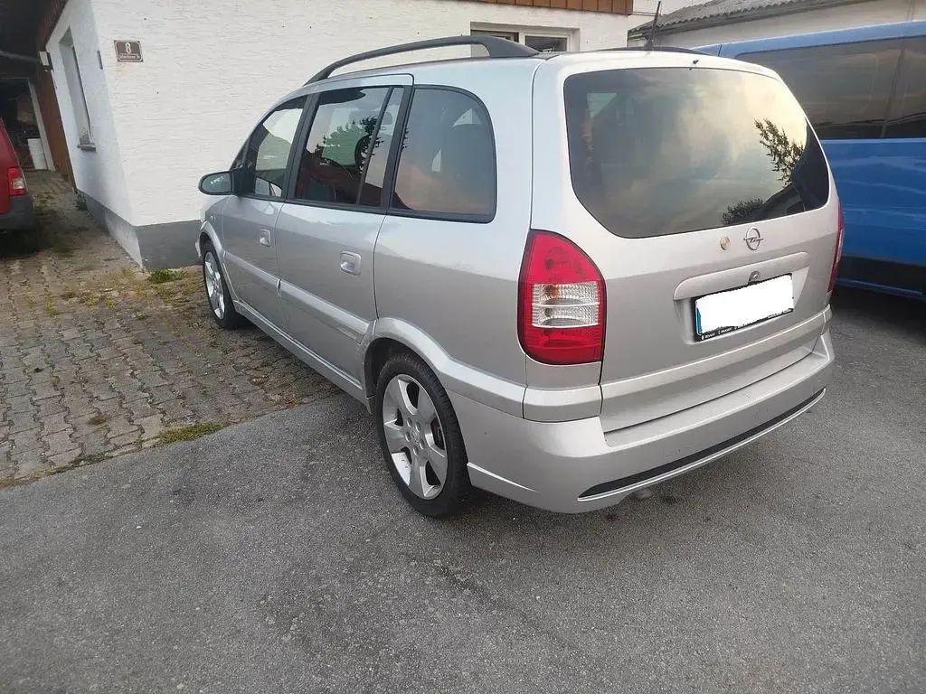 Gebraucht Opel Zafira Edition 125 PS (91 kW) 2005 Silber Van / Kleinbus