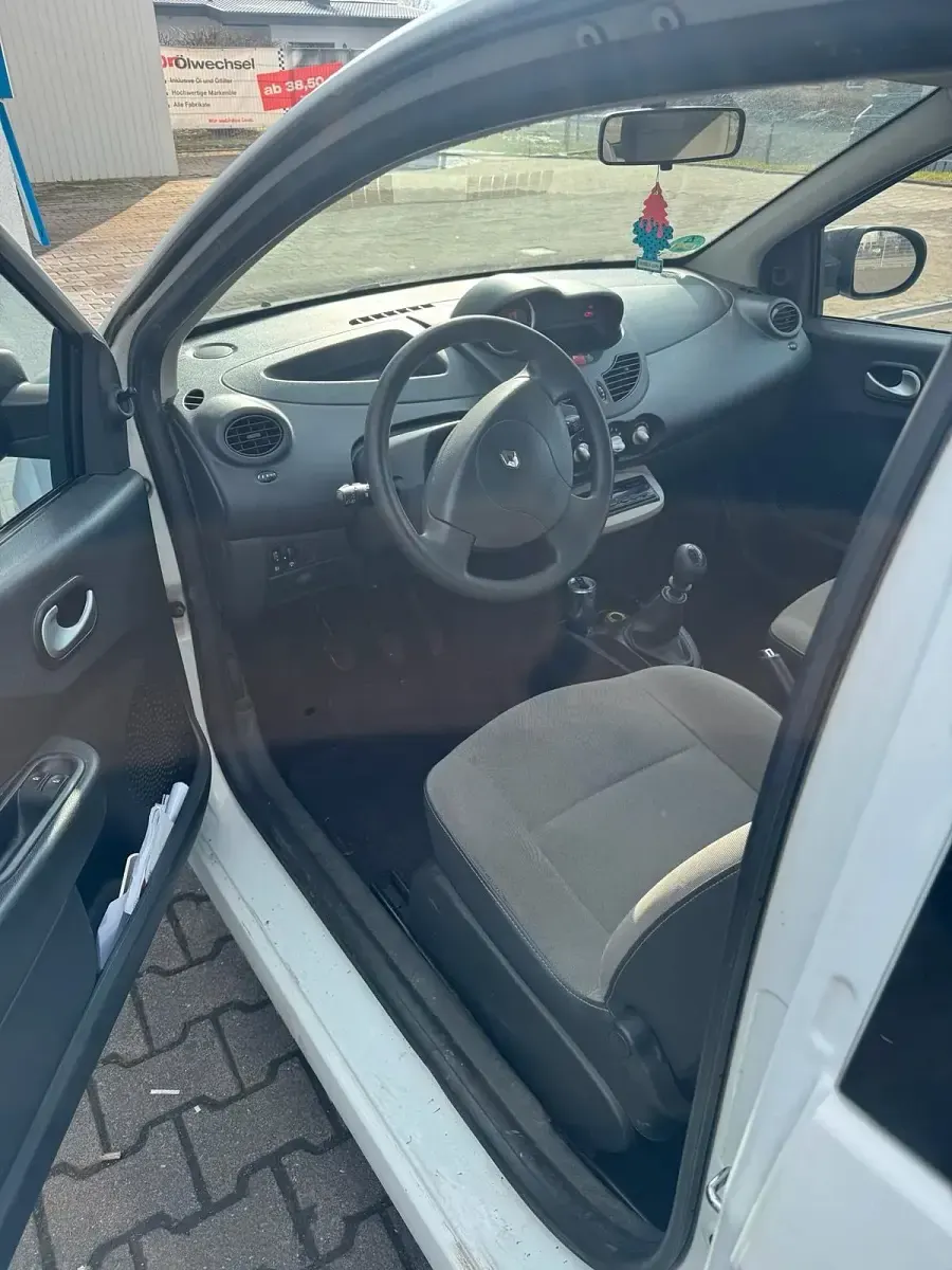 Second-hand Renault Twingo 2010 Alb Hatchback
