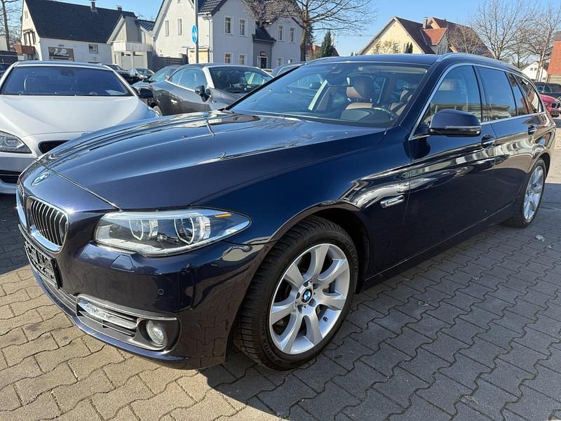 Blau Gebraucht 2015 BMW 530 Comfort Edition Kombi | 18.500 € (Superpreis) - Bild 1/4