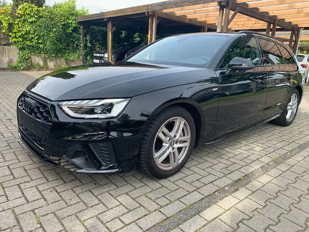 Occasion Audi A4 S-Line 204 ch (150 kW) 2023 Noir Berline