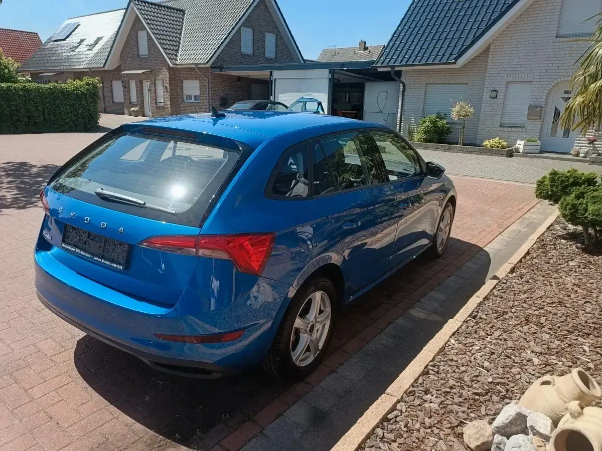 Gebraucht Skoda Scala Active 95 PS (69 kW) 2019 Blau Kleinwagen