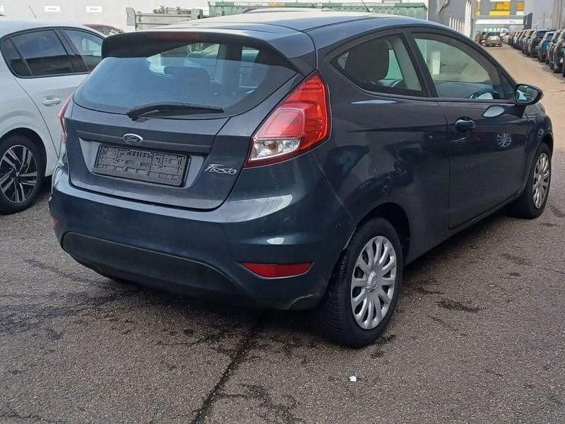 Gebraucht Ford Fiesta Trend 75 PS (55 kW) 2015 Grau Kleinwagen