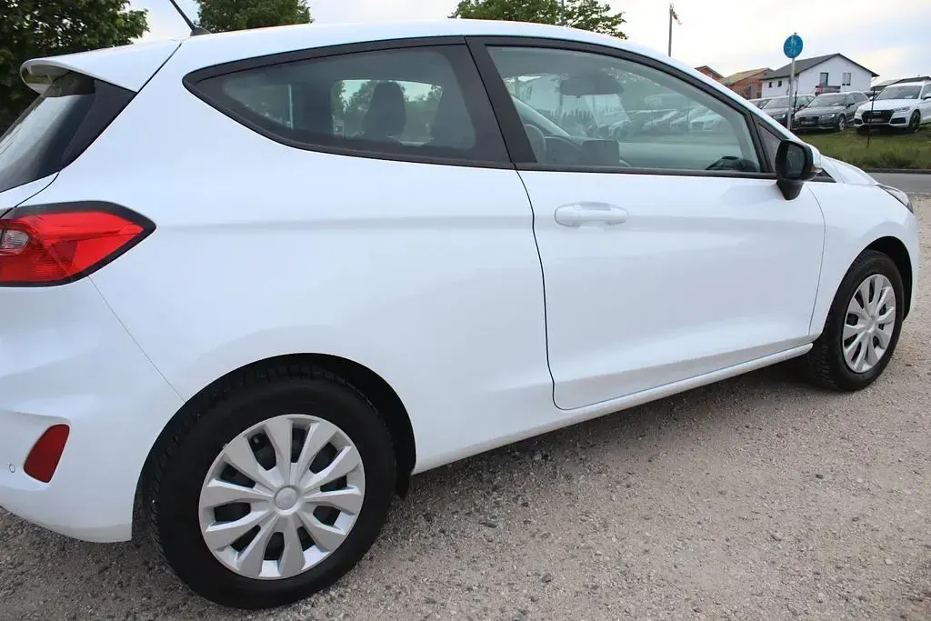 Gebraucht Ford Fiesta 75 PS (55 kW) 2022 Weiß Kleinwagen