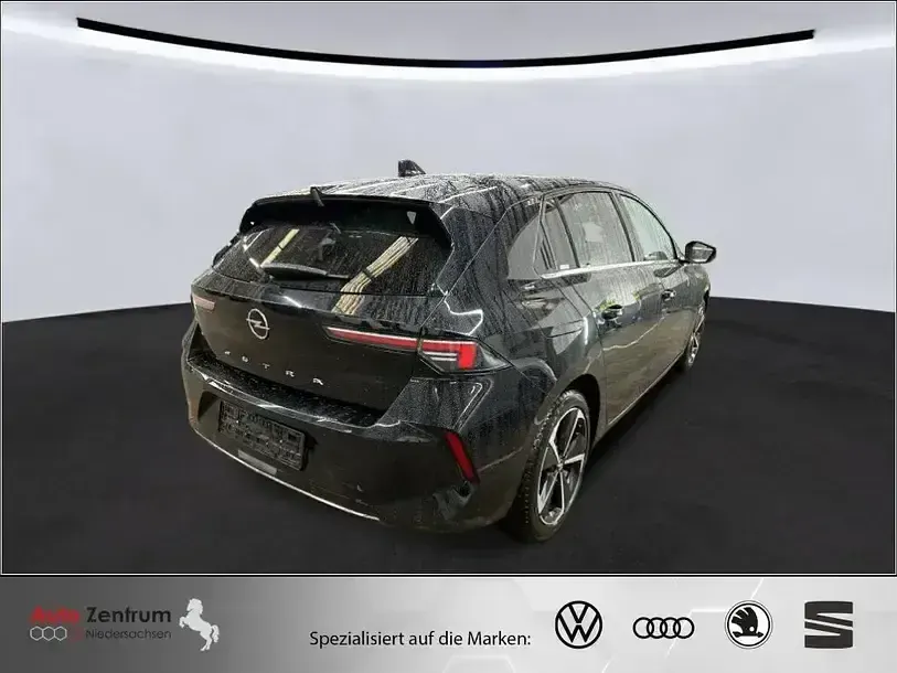 Gebraucht Opel Astra Elegance 131 PS (96 kW) 2023 Karbon schwarz metallic Kleinwagen