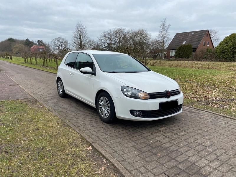 Gebraucht VW Golf 80 PS (58 kW) 2009 Weiß Coupé
