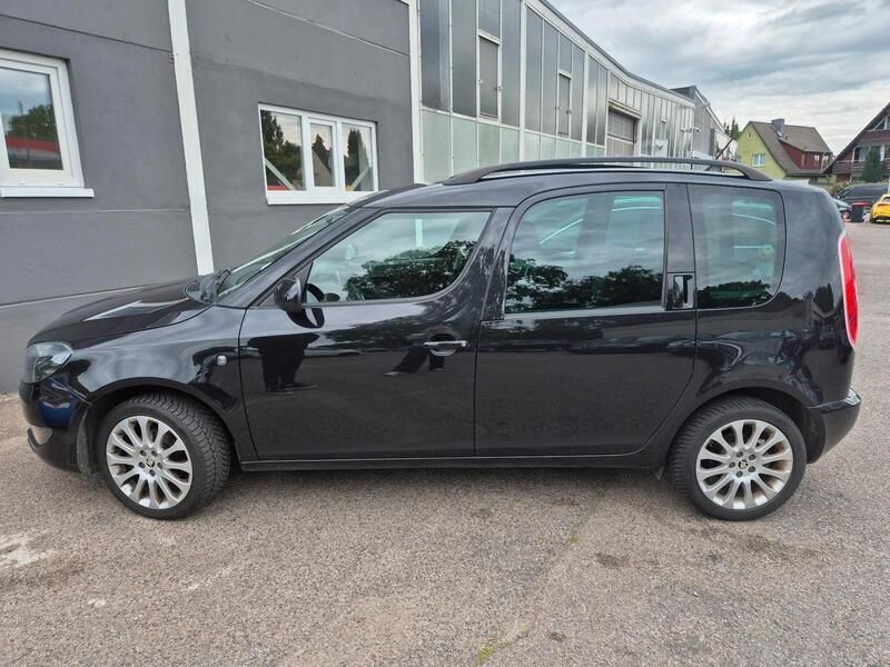 Schwarz Gebraucht 2015 Skoda Roomster Kombi | 6.900 € (Etwas zu teuer) - Bild 1/4