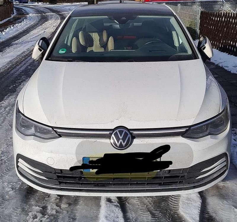 Gebraucht VW Golf VII Style 150 PS (110 kW) 2021 Weiß Kleinwagen