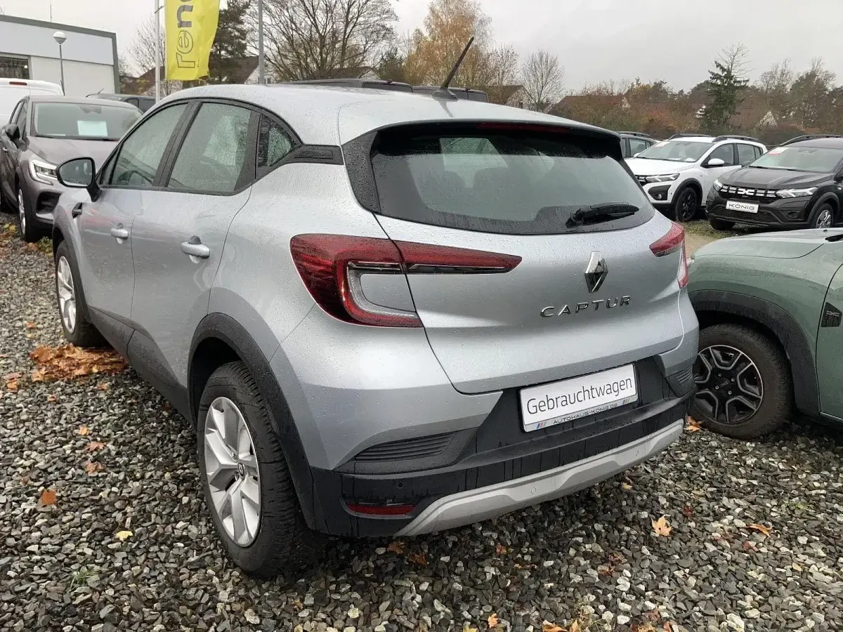 Używany Renault Captur Evolution 140 KM (102 kW) 2023 Szary SUV