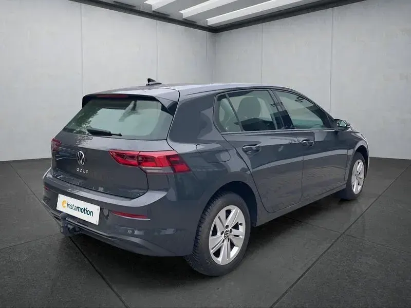 Gebraucht VW Golf VIII 131 PS (96 kW) 2023 Grau Kleinwagen