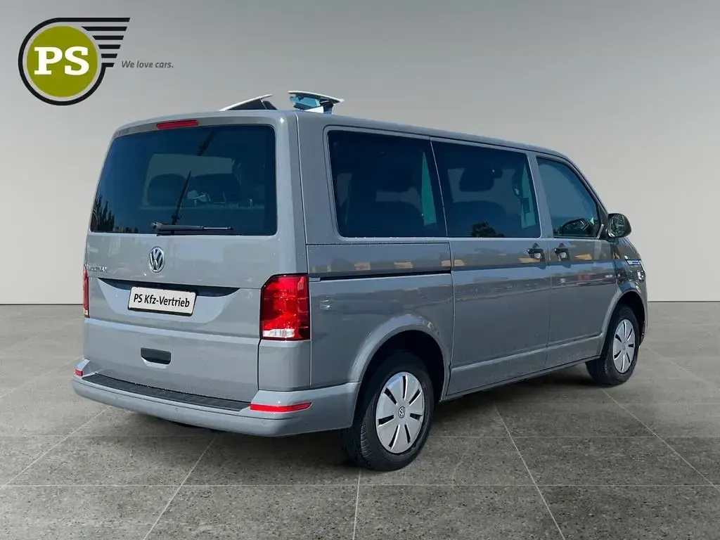 Gebraucht VW Multivan Trendline 150 PS (110 kW) 2021 Grau Van / Kleinbus