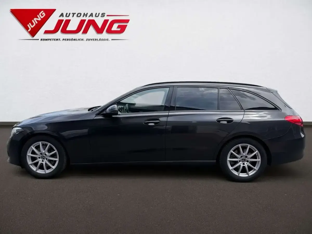 Gebraucht Mercedes C200 Business 163 PS (119 kW) 2023 Grau Kombi