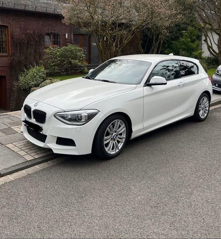 Weiß Gebraucht 2013 BMW 120 Coupé M Sport Coupé | 11.000 € (Guter Preis) - Bild 1/4