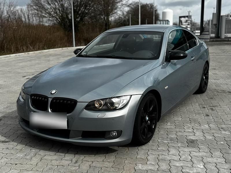 Gebraucht BMW 325 218 PS (160 kW) 2008 Grau Coupé