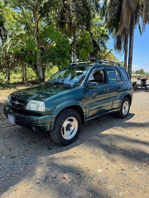 Second-hand Suzuki Vitara 156 CP (114 kW) 2000 Verde SUV