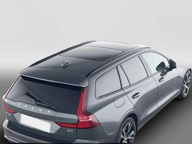 Gebraucht Volvo V60 Plus 197 PS (144 kW) 2025 Grün Kombi