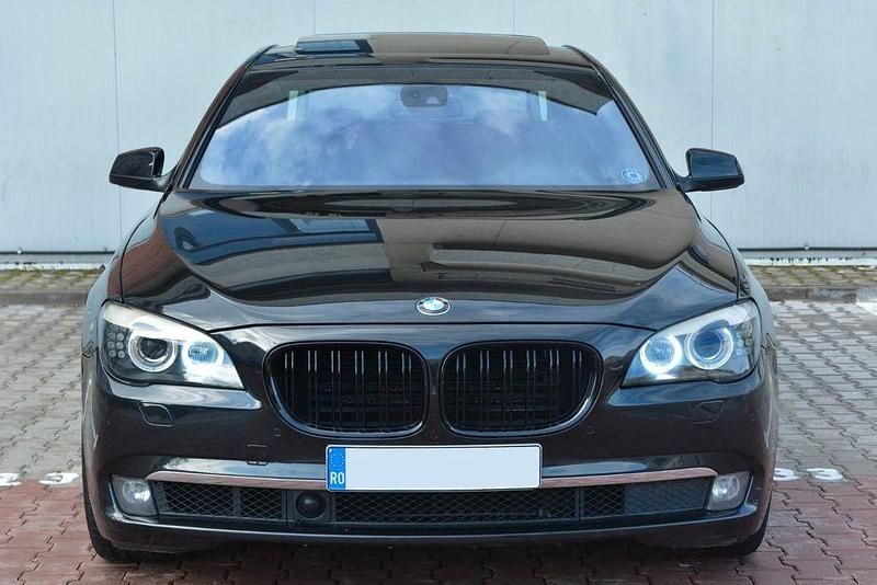 Second-hand BMW 750 Performance 449 CP (330 kW) 2008 Negru Berlinǎ