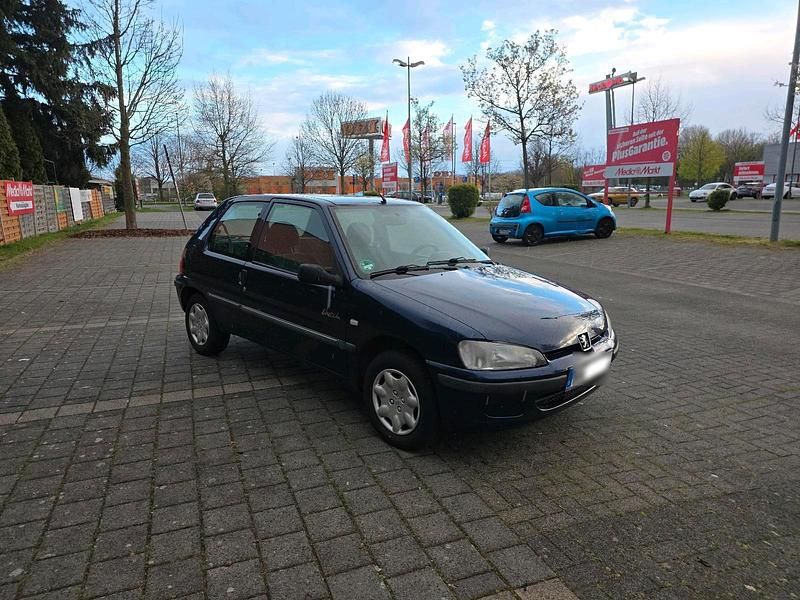 Gebraucht Peugeot 106 60 PS (44 kW) 2003 Blau Kleinwagen