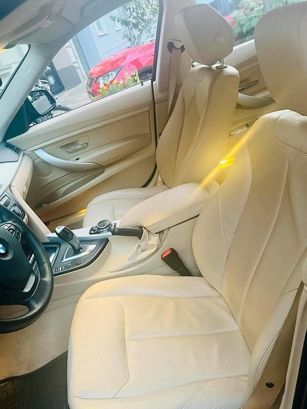 Gebraucht BMW 330 258 PS (189 kW) 2014 Blau Limousine